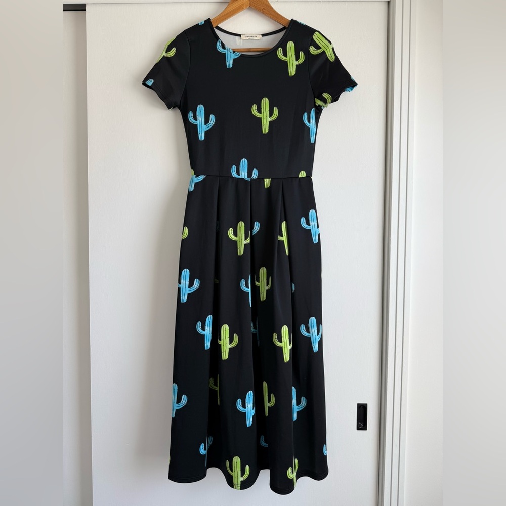 Promesa Cactus Print Midi Dress Size Small Made in USA Black Novelty Print - Picture 4 of 9